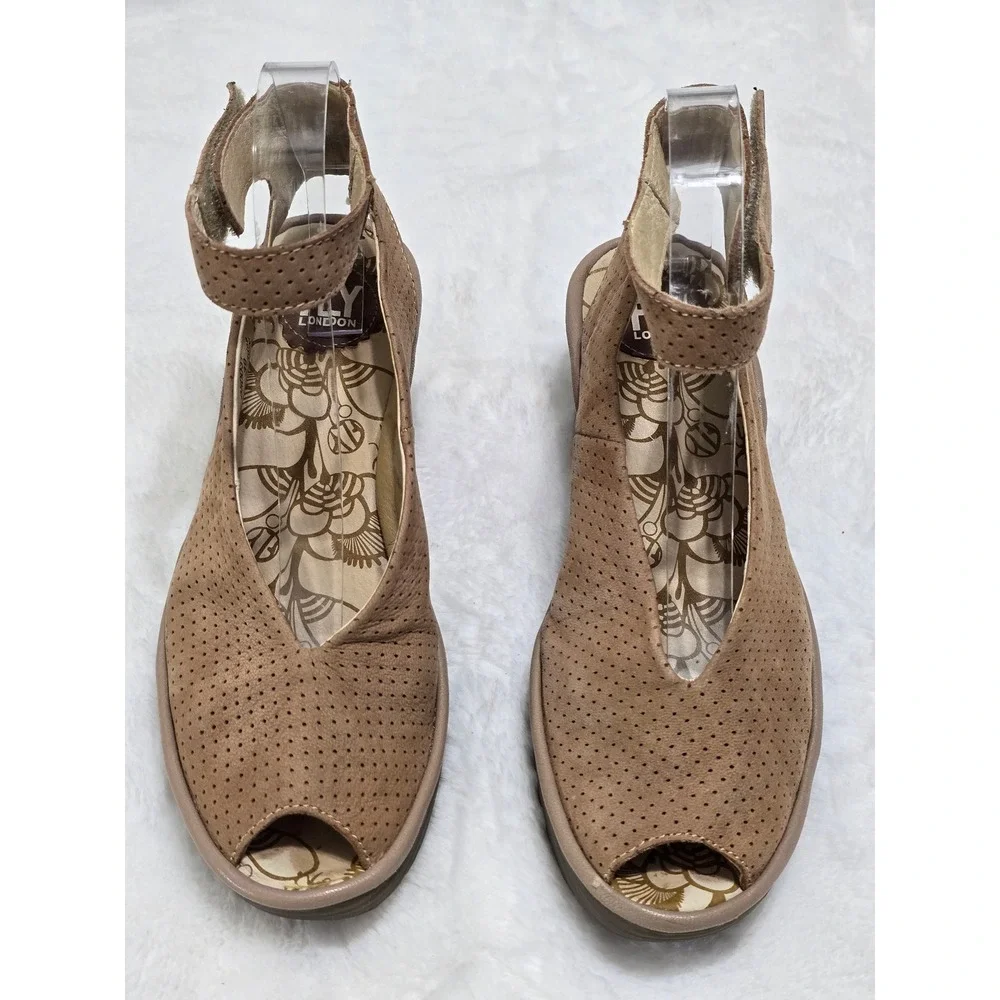 Fly London Yaba Taupe Perforated Suede Wedge Sandals Peep Toe EU 39 P500376030